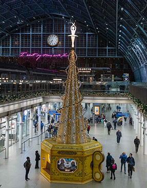 Image for St. Pancras International Unveils Spectacular Christmas Tree