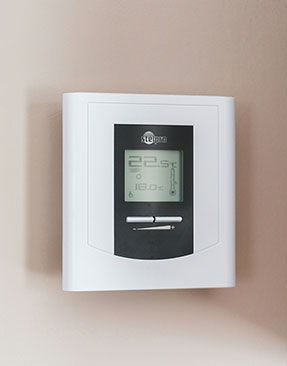 Image for How Do Wall-Mounted Electric Radiators Compare to Freestanding Heaters in Convenience?